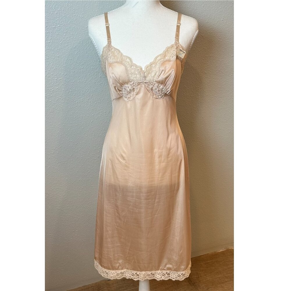 ✨ NWT Vintage Vassarette "Underneath-It-All" Lace Slip ✨ 32F / 32DDD / S
